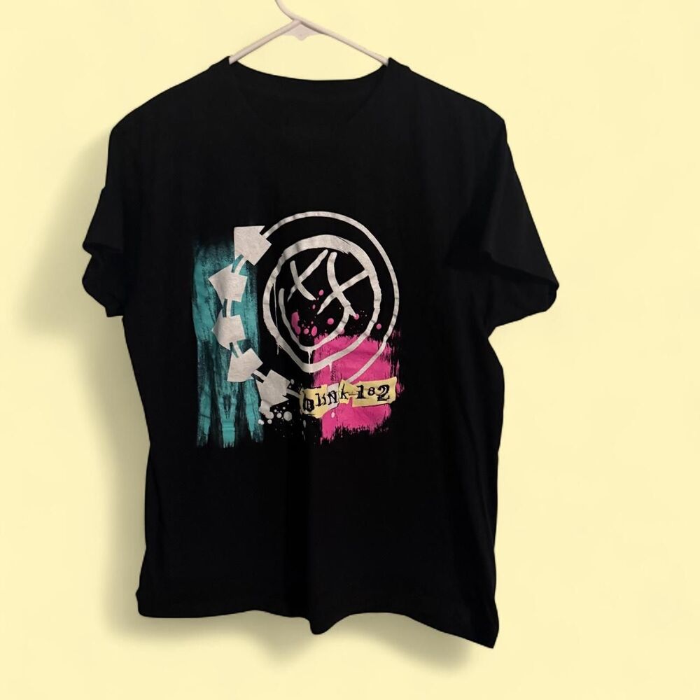 Blink-182 Shirt Men Size L Black Graphic Tee Band Merch Pop Punk Rock